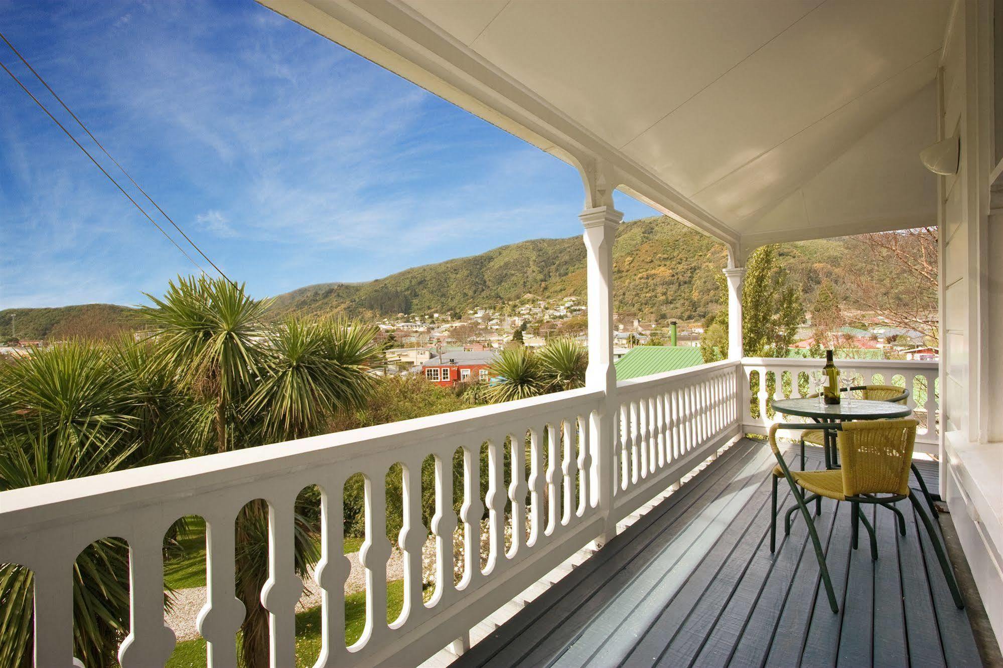 Sennen House Boutique Accommodation Picton Exterior photo