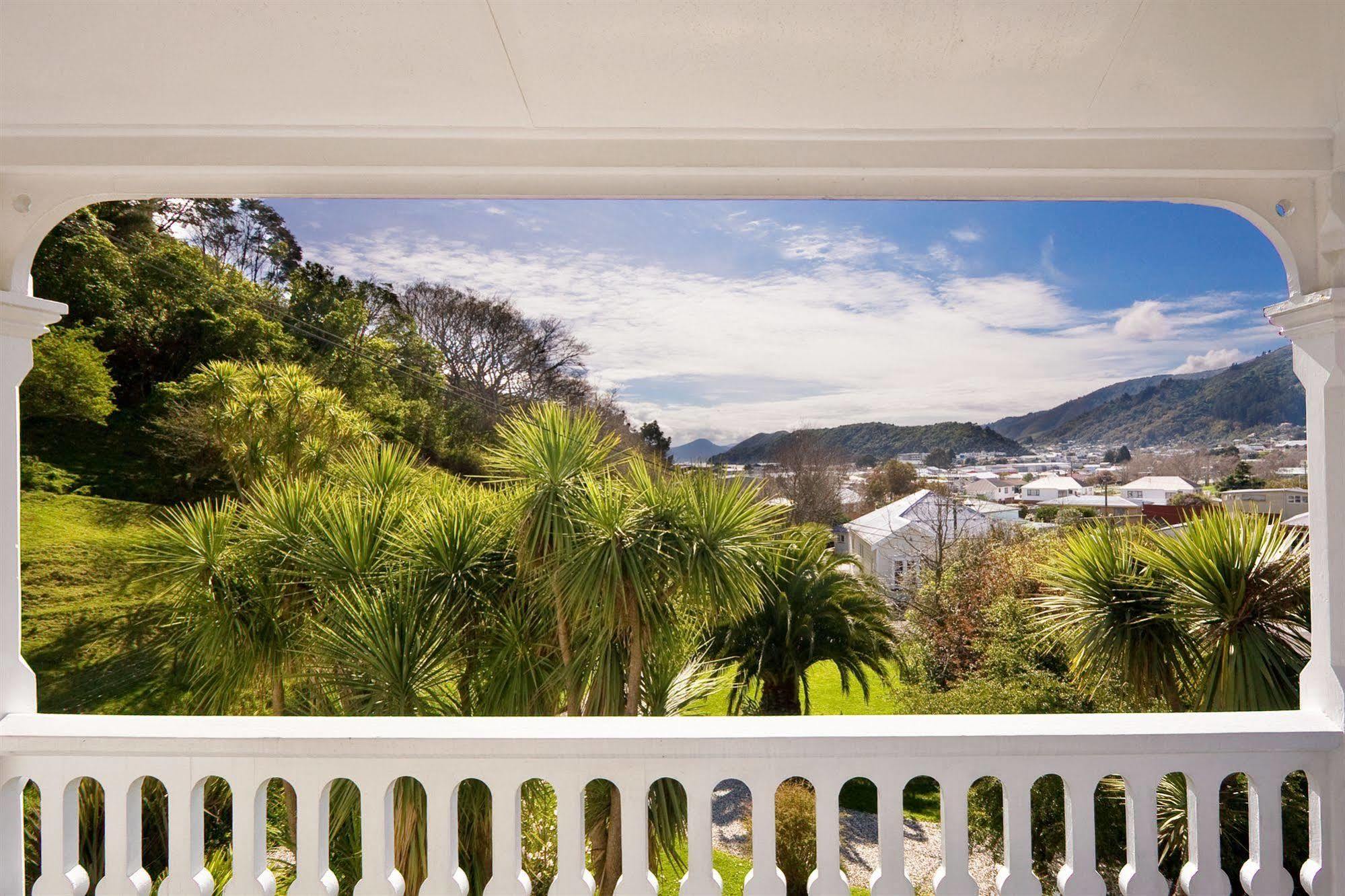 Sennen House Boutique Accommodation Picton Exterior photo